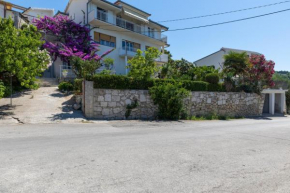 Apartments with a parking space Sumpetar, Omis - 9436